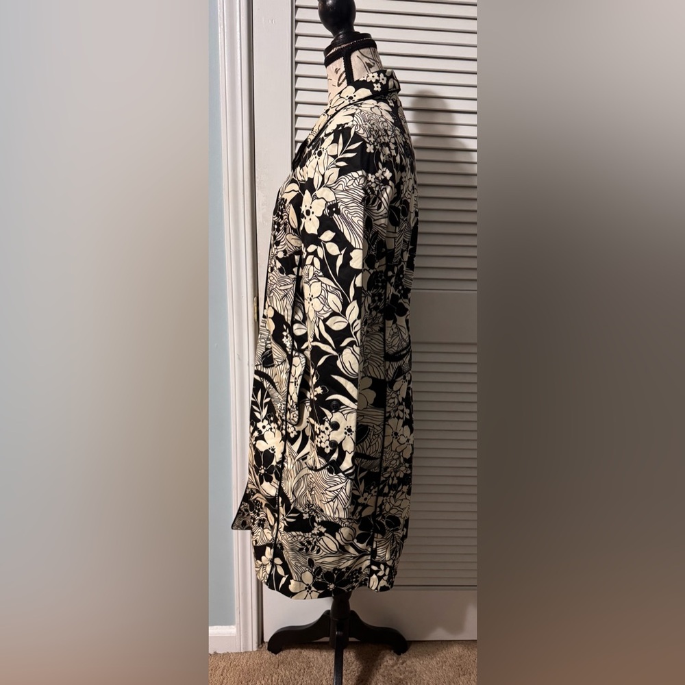 Oscar de la Renta Black and Cream Floral Patterned Pea Coat - Picture 3 of 15